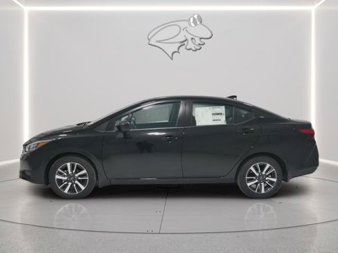 New 2025 Nissan Versa SV w/ Trunk Package FWD image 2