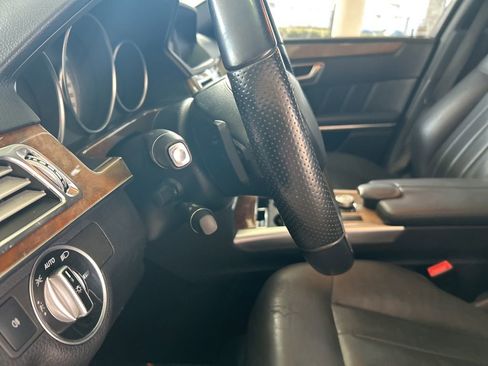 Used 2014 Mercedes-Benz E 550 4MATIC Sedan image 38