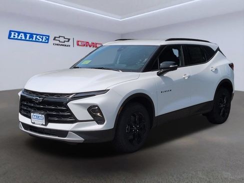 New 2026 Chevrolet Blazer LT w/ Sound & Technology Package AWD/4WD image 7