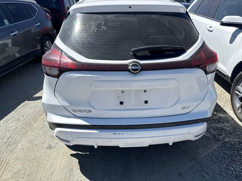 Used 2022 Nissan Kicks SV FWD image 5
