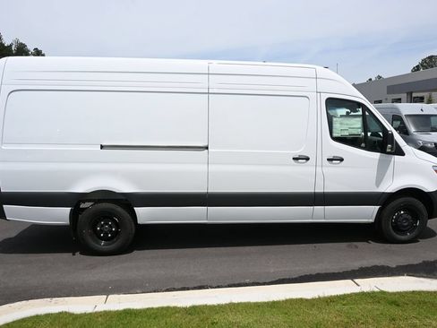 Used 2026 Mercedes-Benz Sprinter 3500 image 22