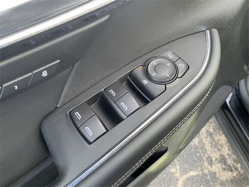 Certified 2021 Buick Envision Essence w/ Sport Touring Package image 23