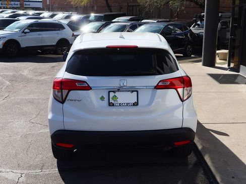 Used 2021 Honda HR-V LX image 10