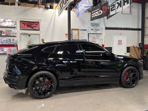 Used 2019 Lamborghini Urus image 4