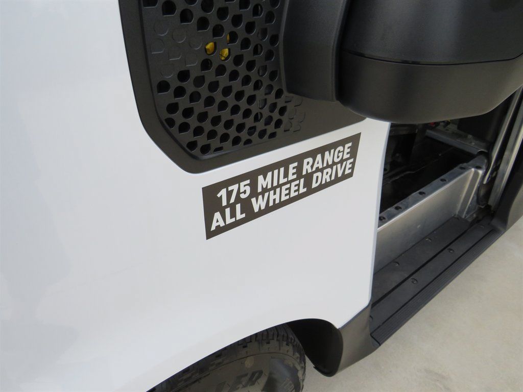 Used 2024 Chevrolet Brightdrop 400 w/ Commercial Equipment Package AWD/4WD image 4