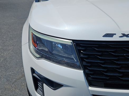 Used 2019 Ford Explorer Sport w/ Ford Safe & Smart Package AWD/4WD image 10