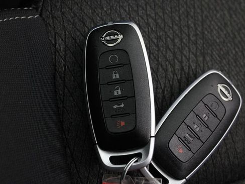 Certified 2026 Nissan Rogue SV FWD image 31