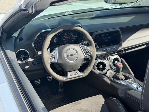 Certified 2023 Chevrolet Camaro SS RWD image 18