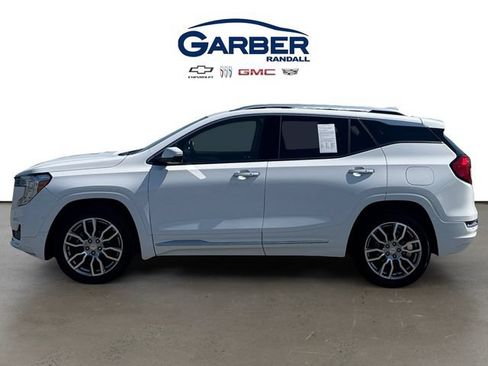 Used 2024 GMC Terrain Denali w/ Denali Premium Package AWD/4WD image 2