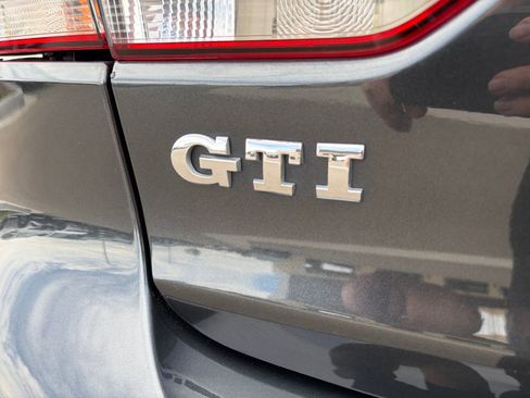 Used 2013 Volkswagen GTI Driver's Edition FWD image 23