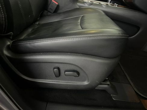 Used 2018 Nissan Pathfinder Platinum image 60