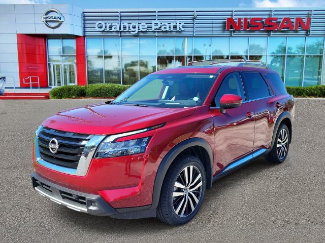 Used 2023 Nissan Pathfinder Platinum AWD/4WD image 4