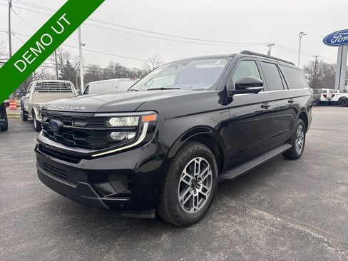 Used 2025 Ford Expedition Max Active AWD/4WD image 2