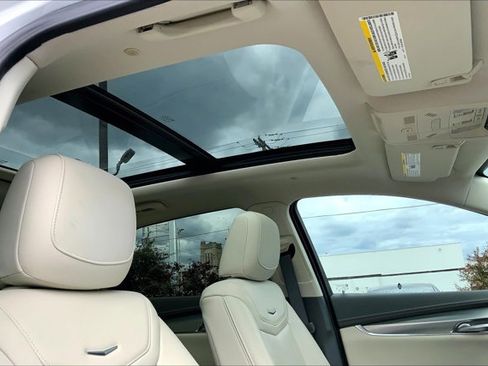 Used 2023 Cadillac XT5 Premium Luxury w/ LPO, Floor Liner Package AWD/4WD image 21