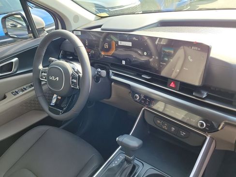 New 2026 Kia Carnival FWD image 8