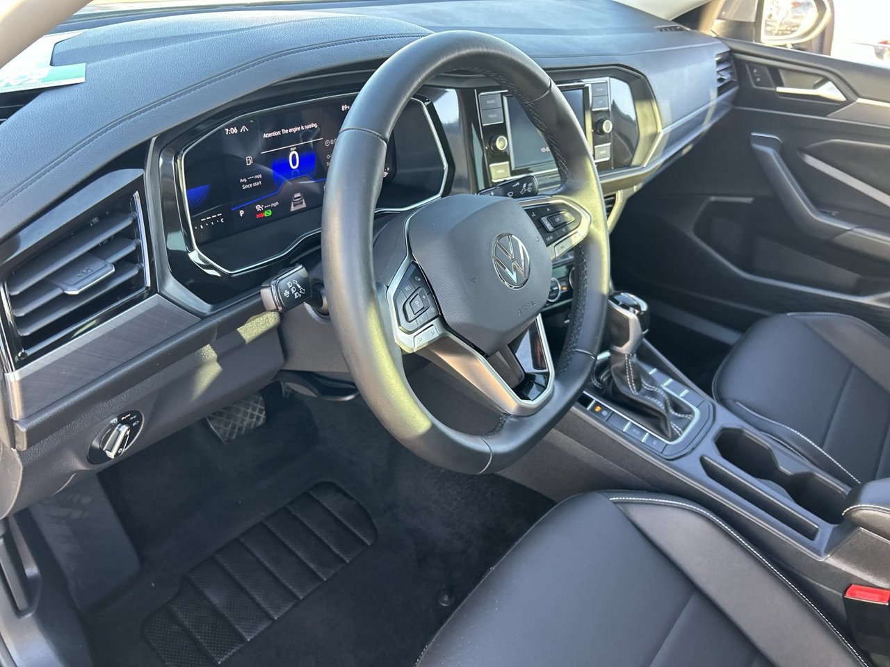 Certified 2023 Volkswagen Jetta SE w/ Panoramic Sunroof Package FWD image 14