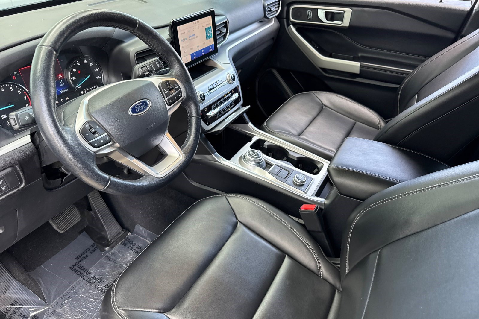 Used 2021 Ford Explorer XLT w/ Equipment Group 202A AWD/4WD image 4