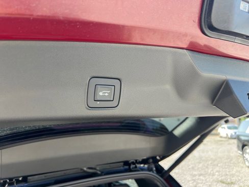 Used 2024 Chevrolet TrailBlazer RS w/ Convenience Package image 19