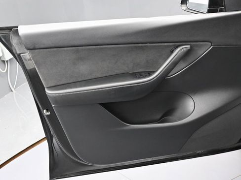 Used 2022 Tesla Model Y Performance image 44