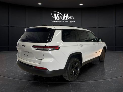 Used 2022 Jeep Grand Cherokee L Limited w/ Black Appearance Package AWD/4WD image 7