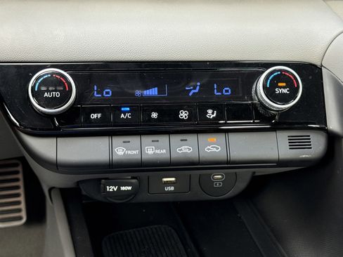 Certified 2025 Hyundai Elantra Sport image 24