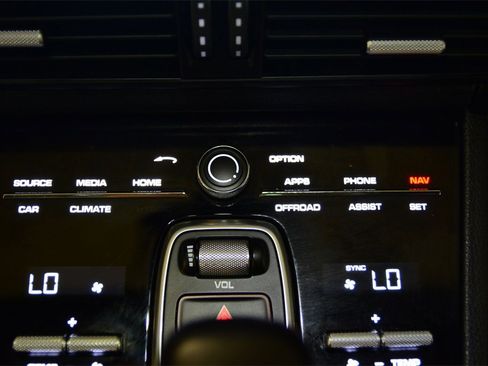 Used 2019 Porsche Cayenne image 25