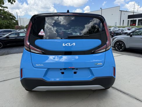New 2025 Kia Soul EX image 3