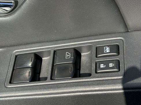 Certified 2022 Nissan Frontier SV RWD image 8