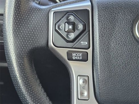 Used 2017 Toyota 4Runner SR5 Premium image 19