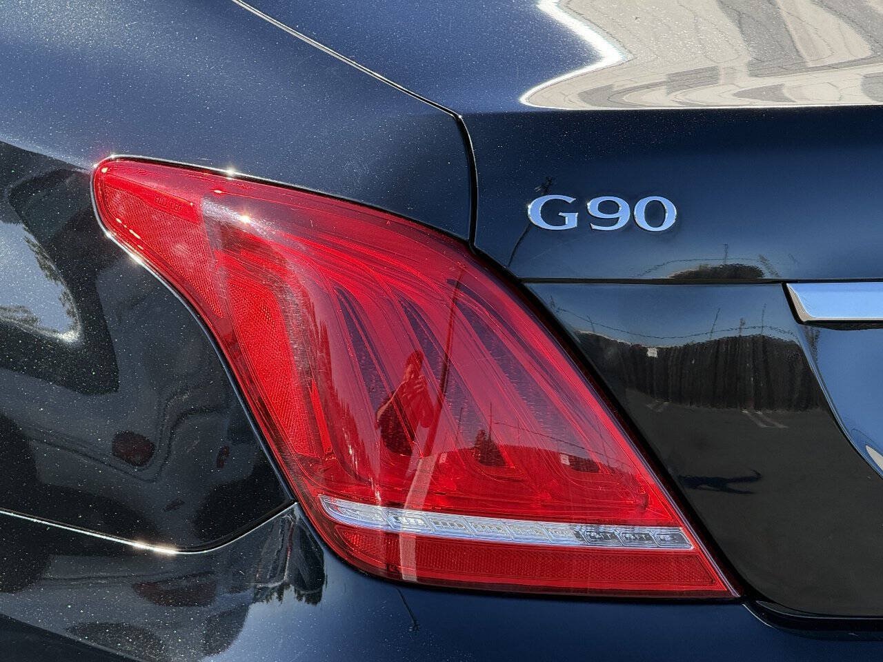 Used 2017 Genesis G90 3.3T Premium RWD image 30