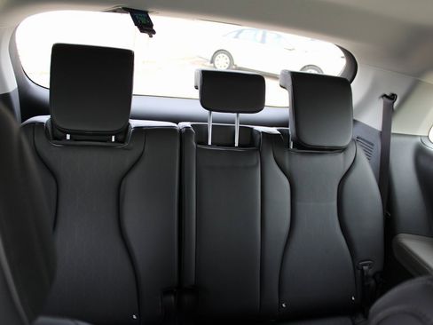 New 2026 Kia Carnival EX image 8