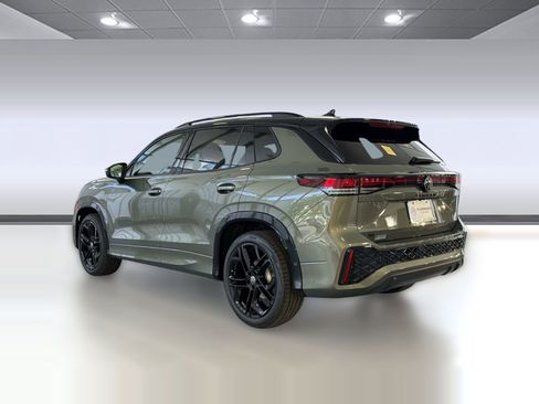 New 2026 Volkswagen Tiguan SE R-Line FWD image 3