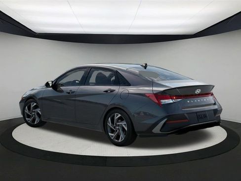 New 2025 Hyundai Elantra Sport image 6