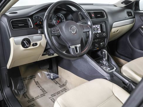 Used 2012 Volkswagen Jetta SEL image 3