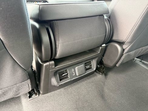 Used 2025 Chevrolet Silverado 1500 LT image 32