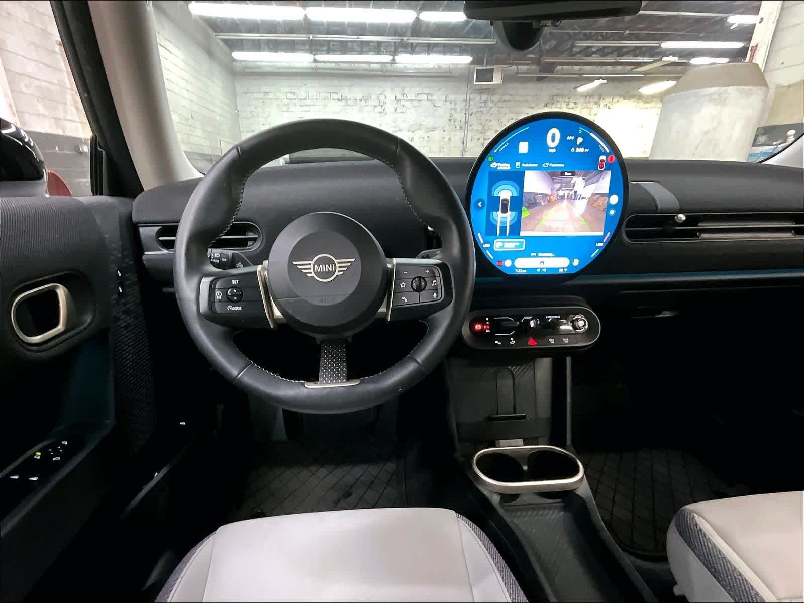Used 2025 MINI Cooper 2-Door Hardtop FWD image 8