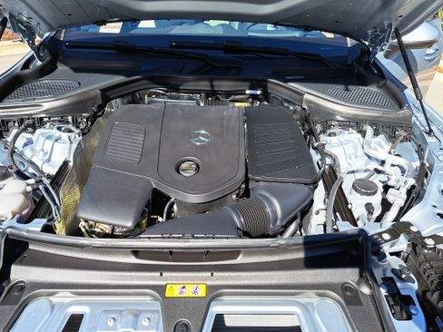 Used 2026 Mercedes-Benz GLC 300 4MATIC image 32