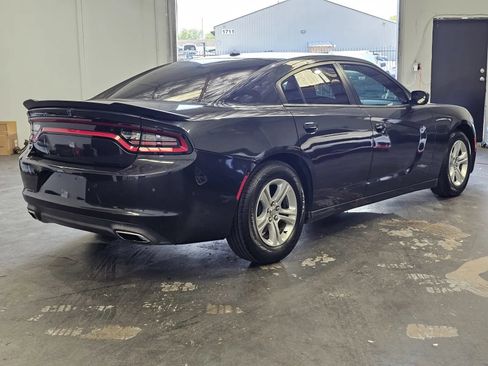 Used 2019 Dodge Charger SXT w/ Leather Interior Group RWD image 4