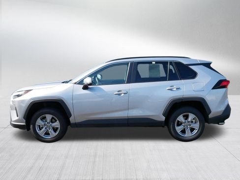 Used 2025 Toyota RAV4 XLE AWD/4WD image 4