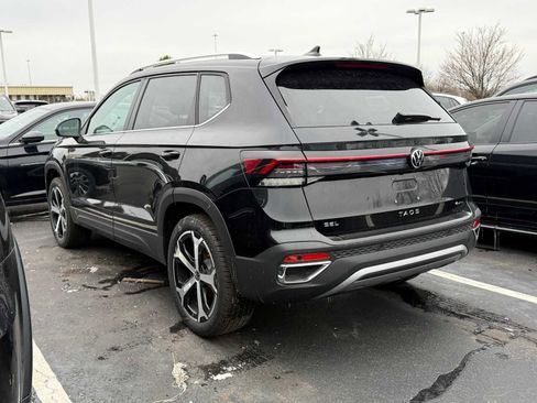 New 2026 Volkswagen Taos SEL image 3