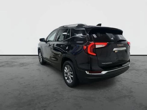 Used 2024 GMC Terrain SLT FWD image 2