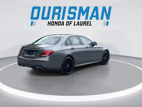Used 2017 Mercedes-Benz E 300 4MATIC image 8
