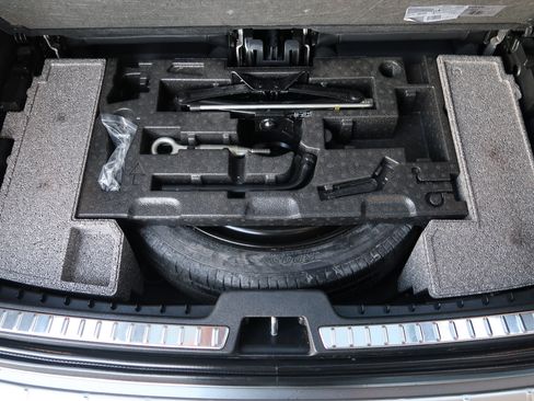 Used 2020 Volvo XC90 T5 Momentum image 40