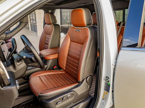 Used 2025 GMC Sierra 2500 Denali Ultimate image 29