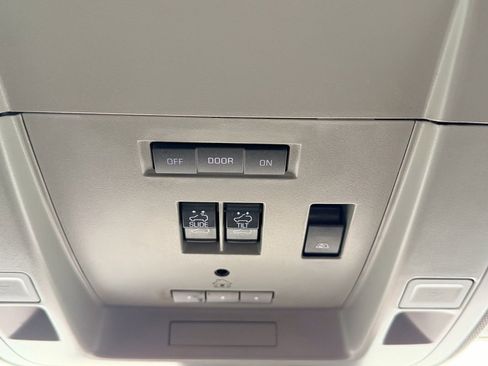 Used 2015 GMC Sierra 2500 Denali w/ Duramax Plus Package image 16