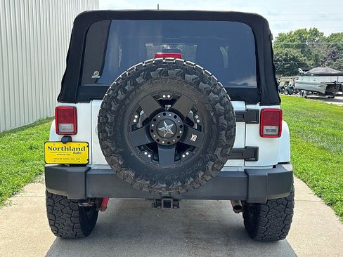 Used 2012 Jeep Wrangler Rubicon AWD/4WD image 6