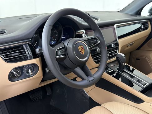 Used 2026 Porsche Macan AWD/4WD image 4