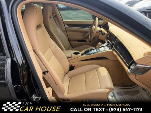Used 2013 Porsche Panamera RWD image 23