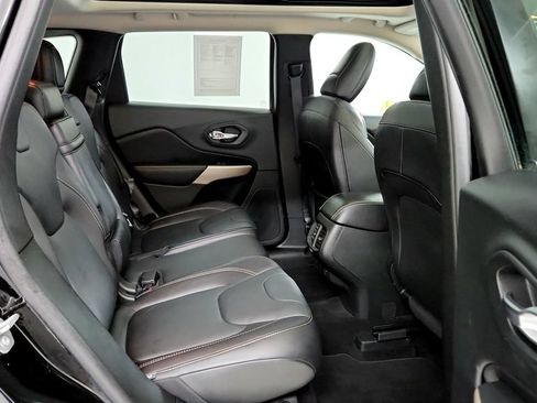 Used 2017 Jeep Cherokee Limited AWD/4WD image 14