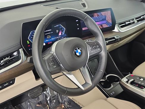 Used 2025 BMW X1 xDrive28i w/ Convenience Package image 19